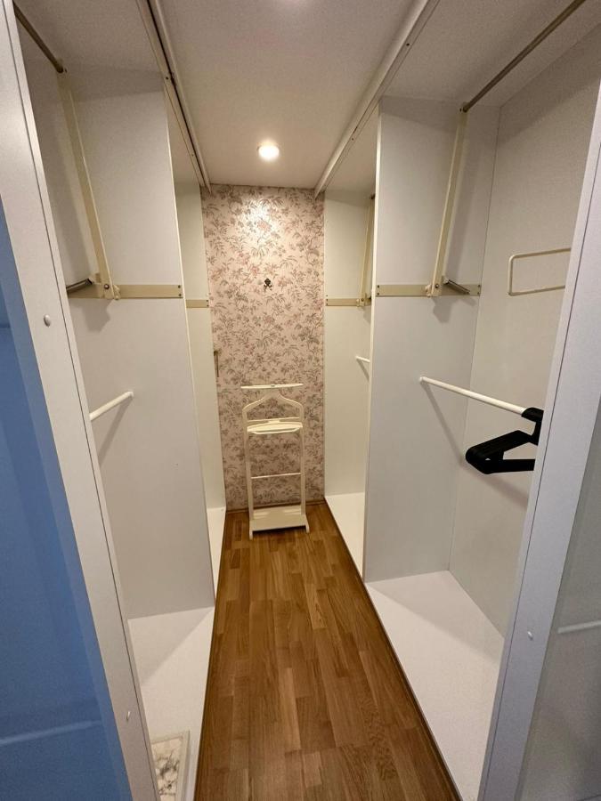 Central Plaza Great Apartment 4 Bedroom 3 Bathroom Bruckneudorf Bagian luar foto